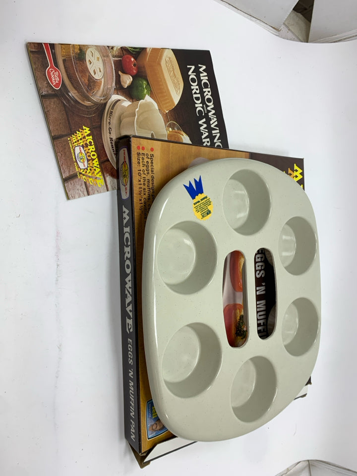 NIB MICROWAVE EGGS & MUFFIN PAN.