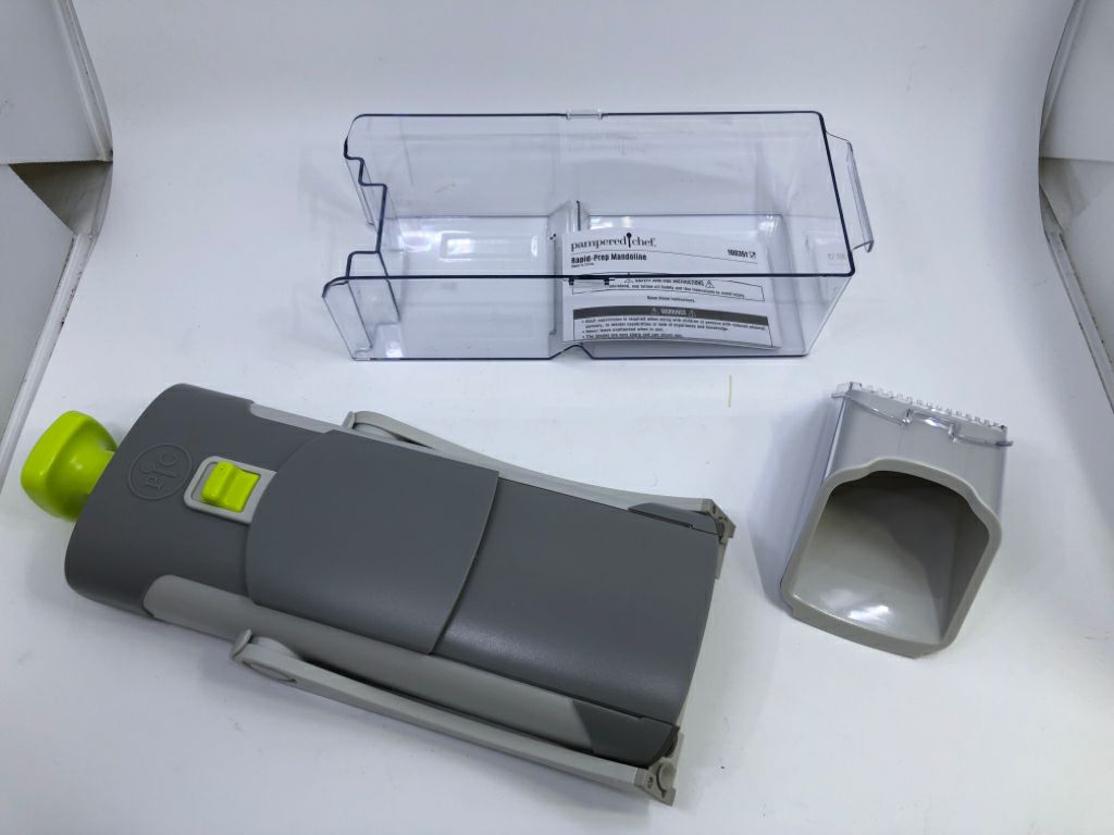 NIB PAMPERED CHEF RAPID PREP MANDOLINE.