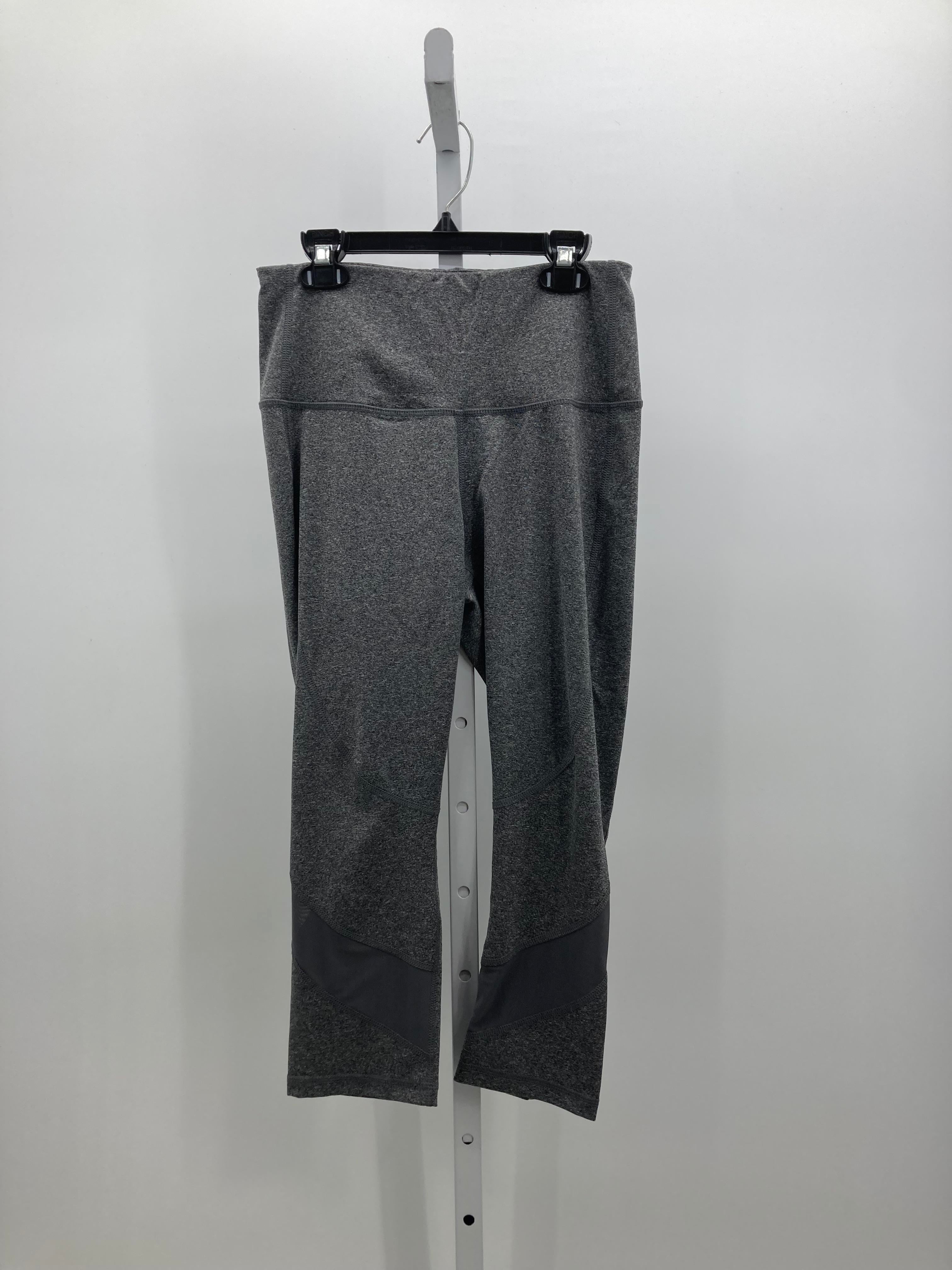 Reebok Size Medium Misses Capri Pants
