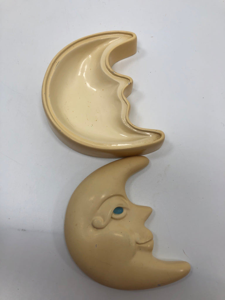CRESCENT MOON TRINKET BOX.