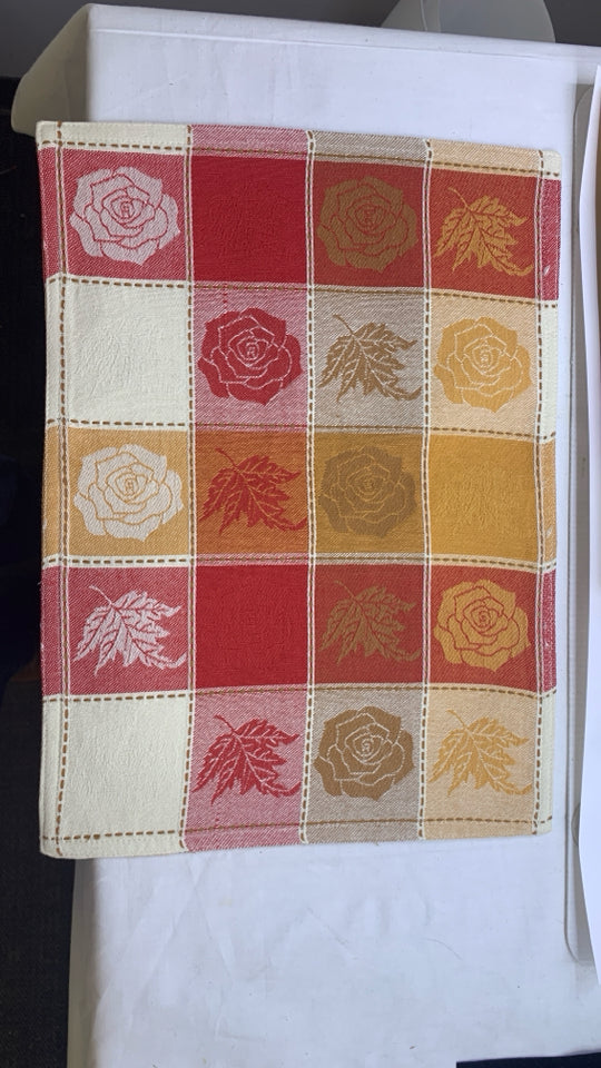 4 RED CHECKERED LEAVES PLACEMATS.