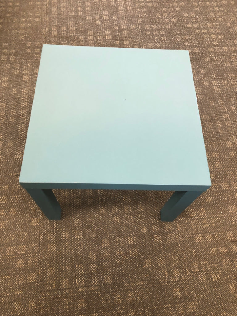 SHORT BLUE PAINTED SIDE TABLE.