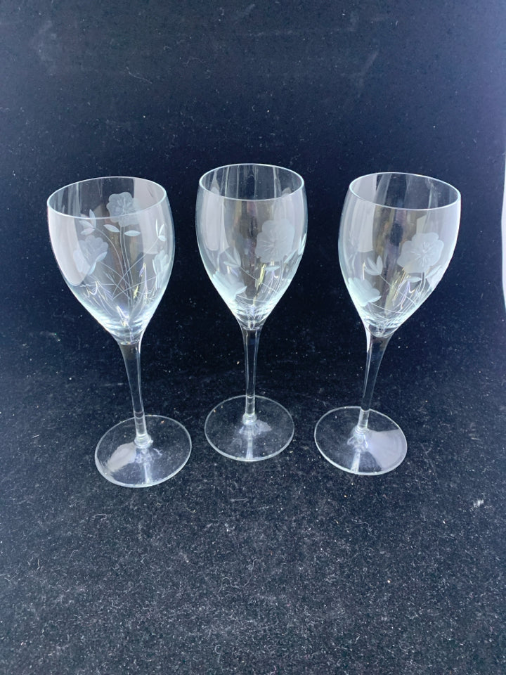 4 DELICATE LONG STEM ETCHED FLOWERS WINE GLASSES.