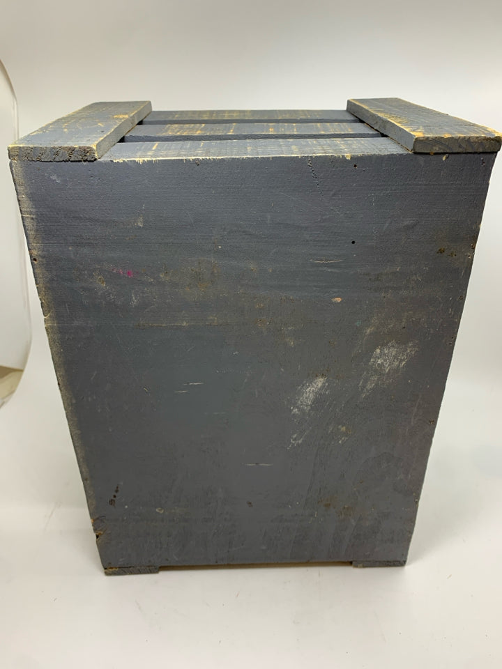 BLUE DISTRESSED WOODEN CRATE.