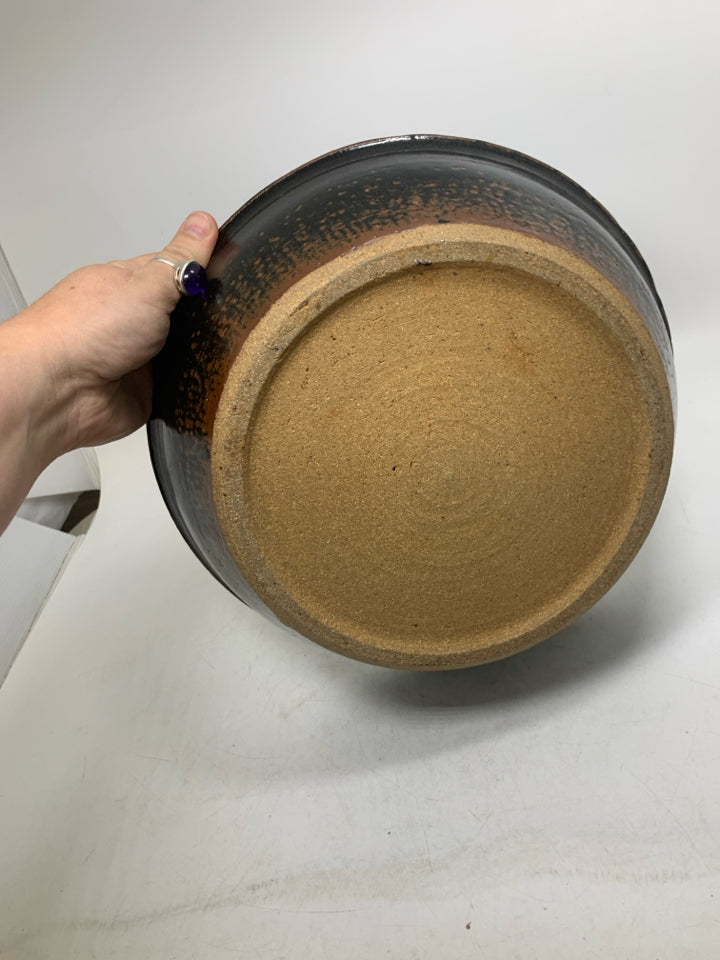 LARGE DARK BROWN DISTRESSED POTTERY BOWL.