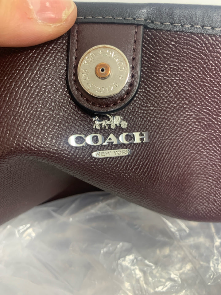 Coach CL420 City Tote in Signature Canvas w/ Rose Print