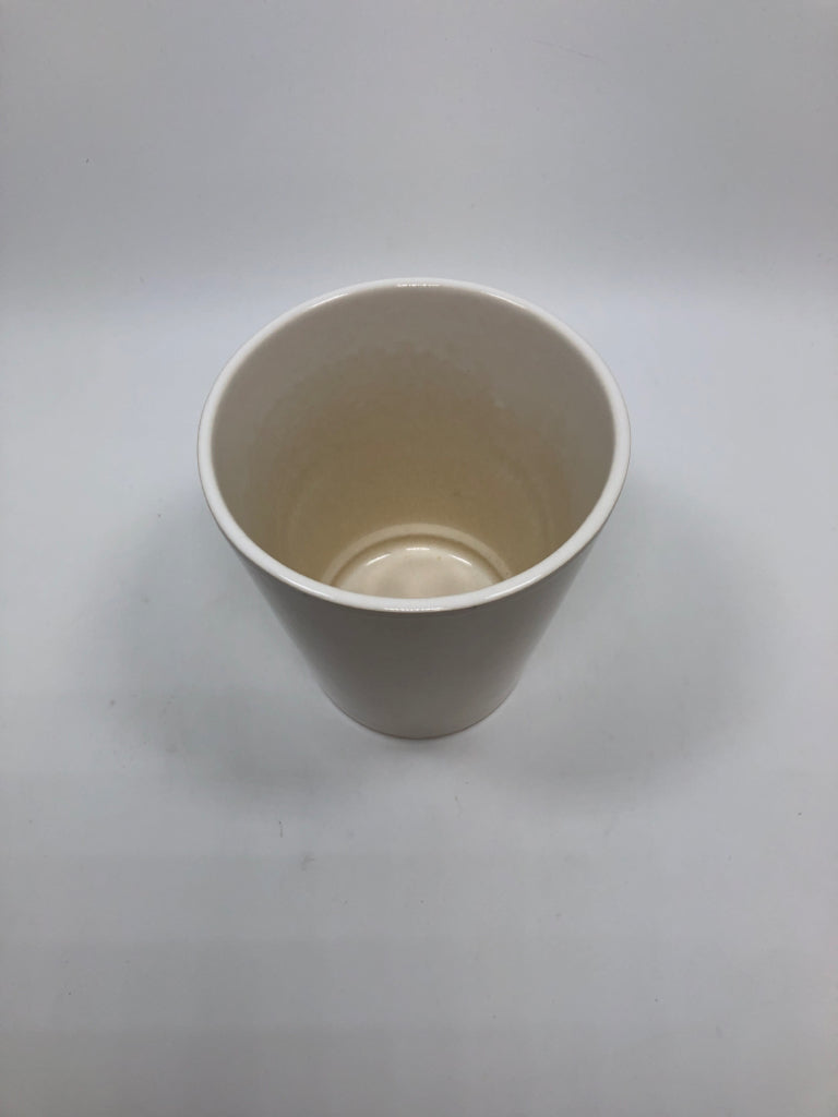 CREAM CERAMIC PLANTER.
