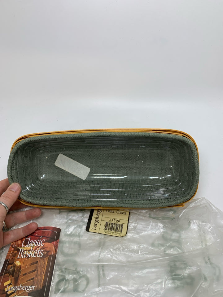 NEW CRACKER BASKET W/ LINER & PROTECTOR 2002.