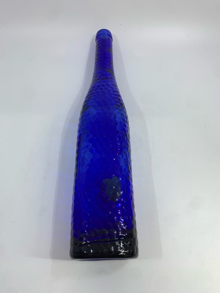 TALL SQUARE COBALT BLUE GLASS VASE W/BUBBLE DESIGN.