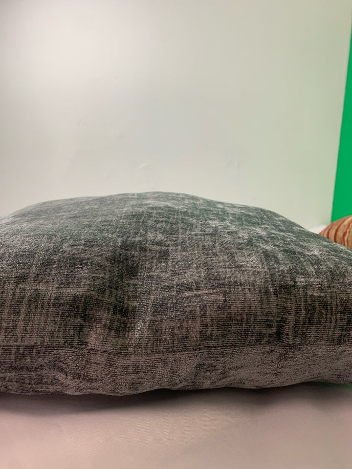 SOLID GREY PILLOW.