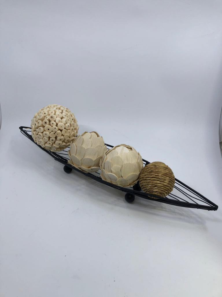 FOOTED OVAL METAL BASKET W/ BALL FILLER.