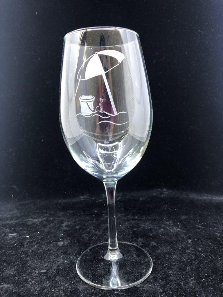 ETCHED BEACH SCENE WINE GLASS.