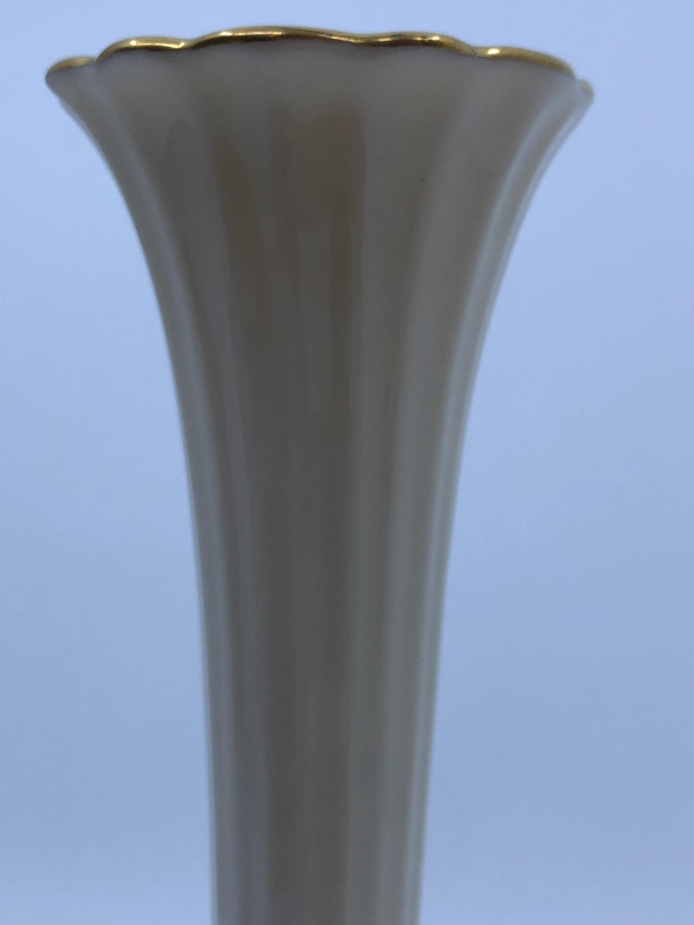LENOX TALL GOLD RIMMED BUD VASE.