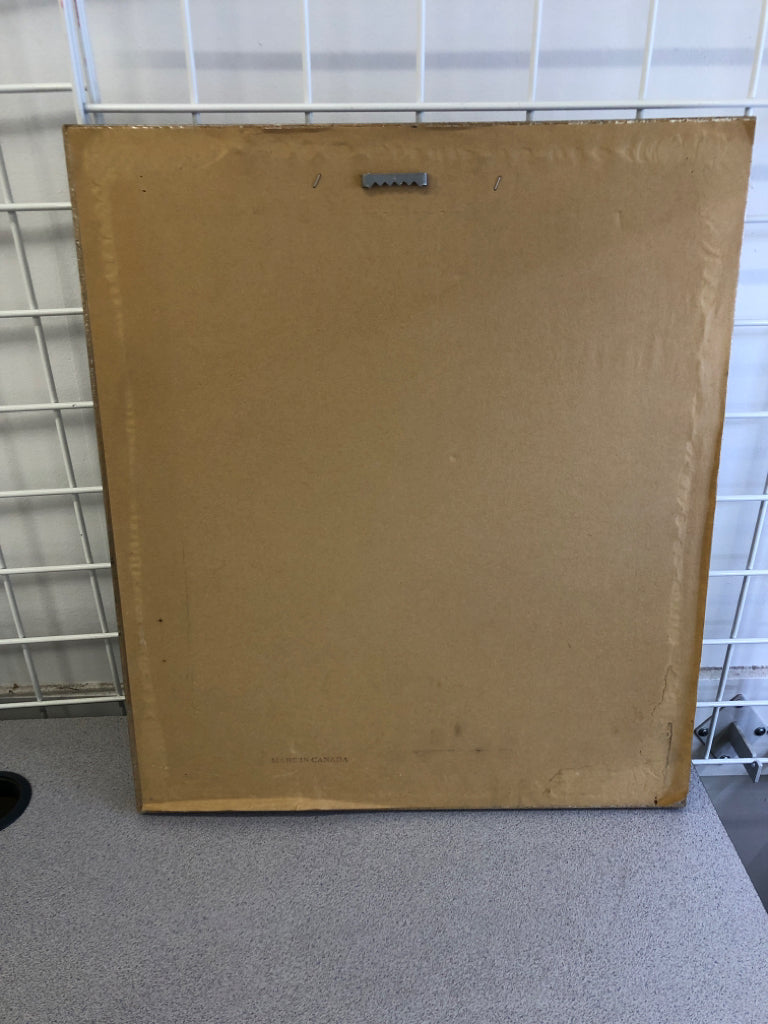 WHITE FLOWERS IN GOLD FRAME WALL ART.