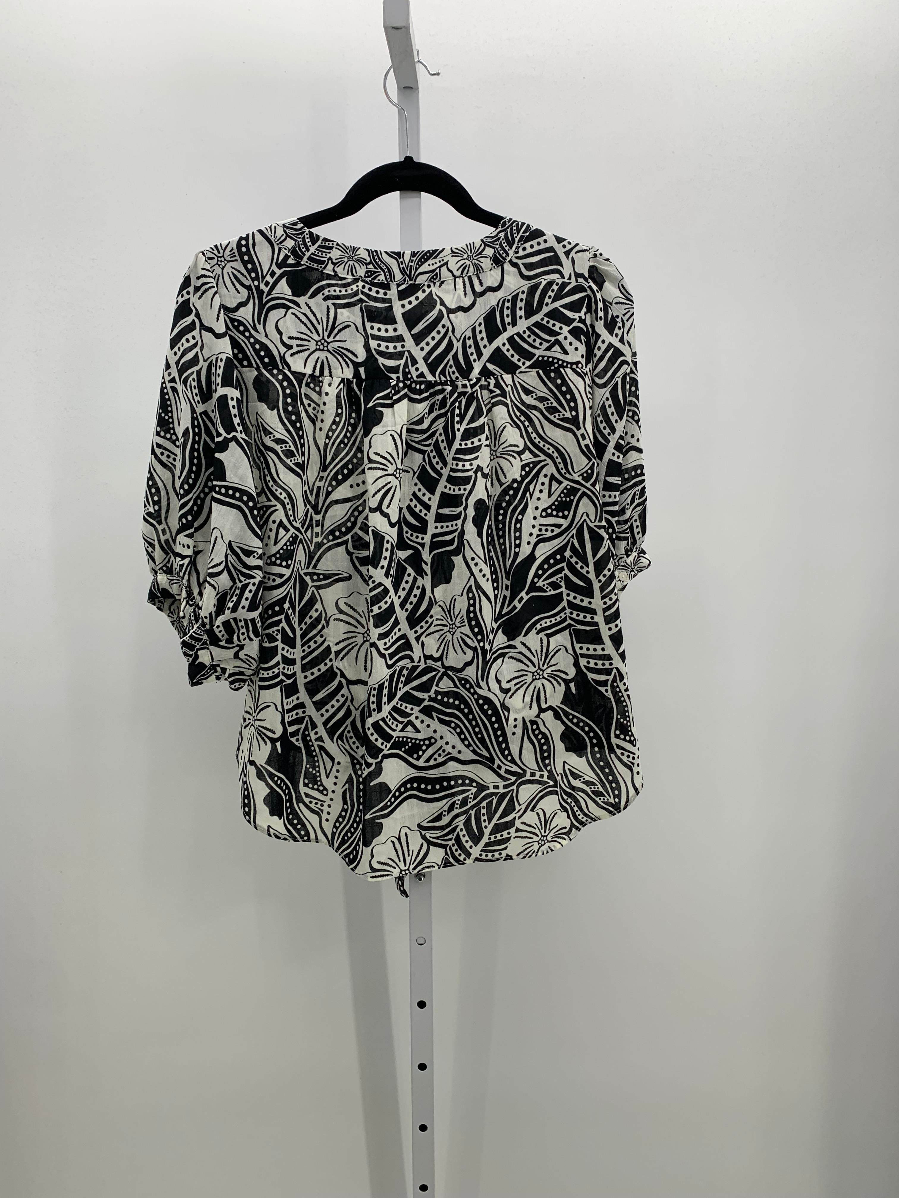Rose & Olive Size Medium Misses Short Sleeve Shirt