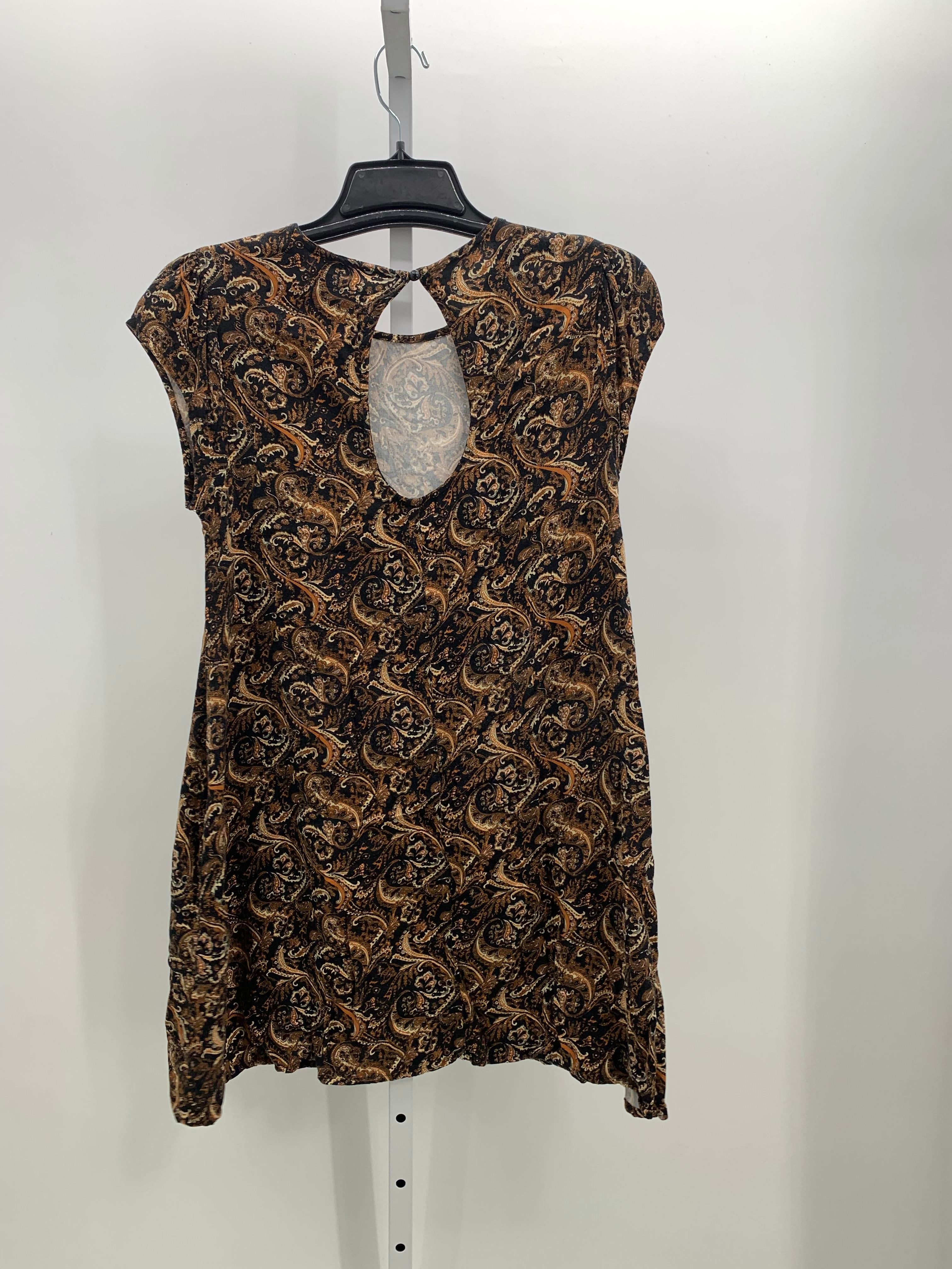 Urban Outfitters Size Medium Juniors Short Sleeve Dress