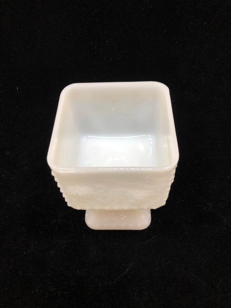 VTG MILK GLASS GRAPES PEDESTAL PLANTER.