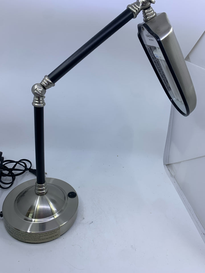 SILVER SUNLIGHT LAMP- LIGHTS OF AMERICA.