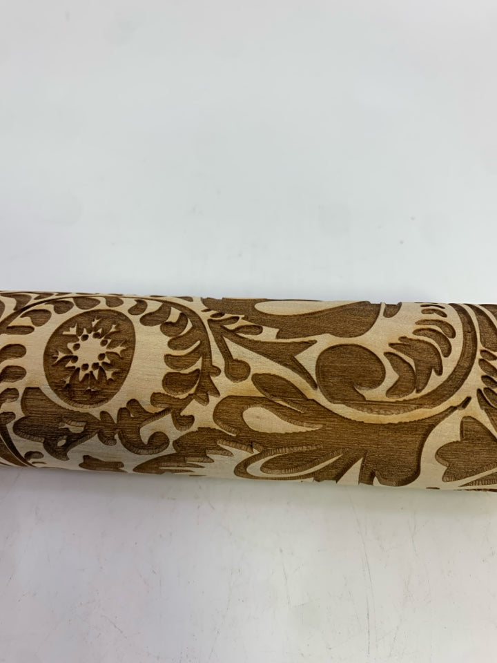MINI DECORATIVE ROLLING PIN.
