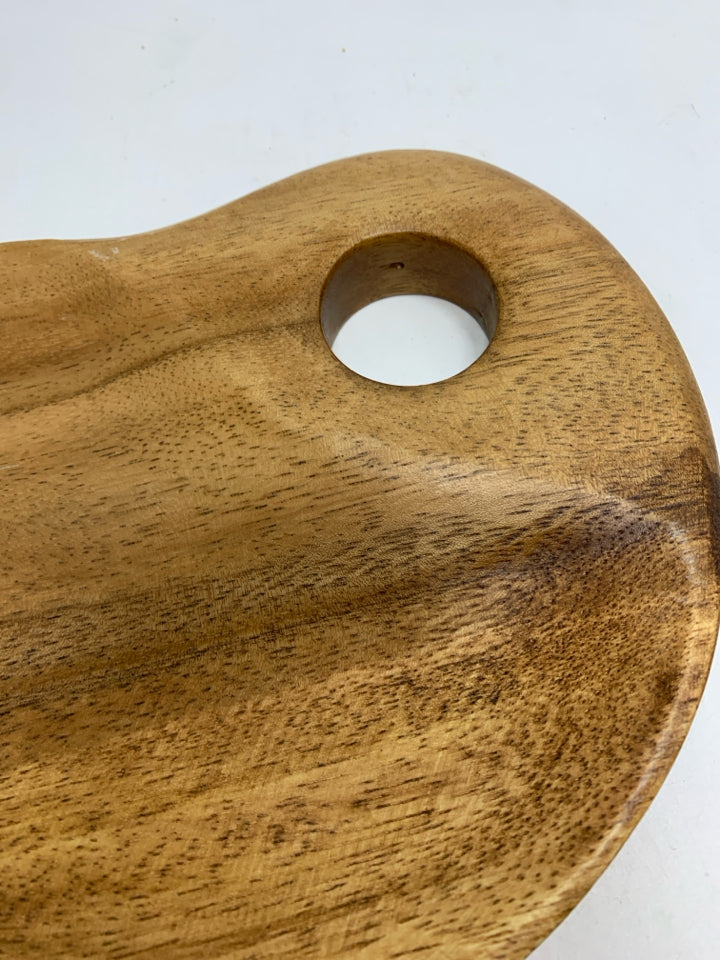ACACIA WOOD APPETIZER/ CHEESE TRAY.