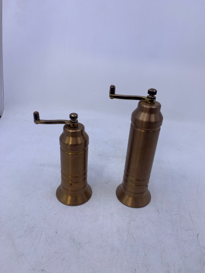 2 COPPER COLORED METAL SALT/PEPPER MILLS.