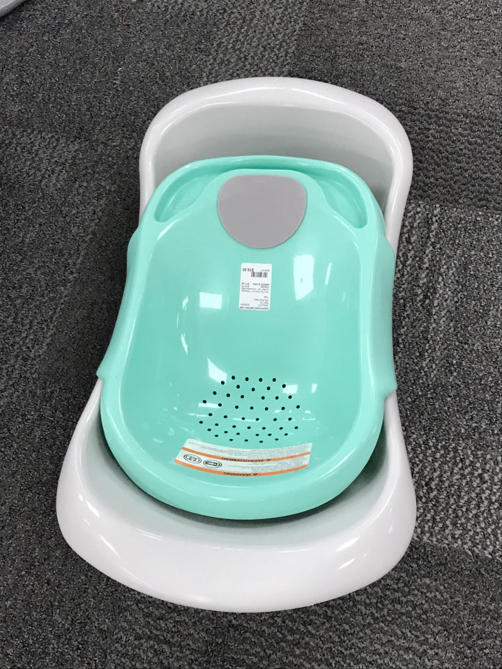 The First Years 4 in 1 Warming Comfort Tub - Convertible Baby Bathtub for Newbor