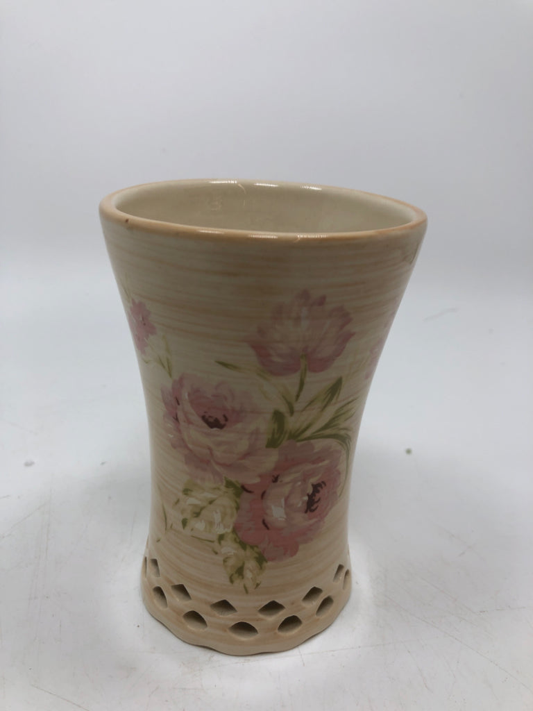 PINK ROSE BUD VASE.