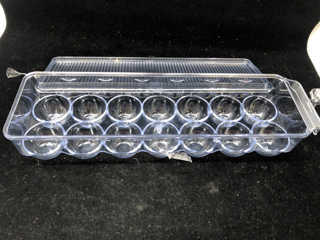 CLEAR PLASTIC 14 EGG HOLDER.