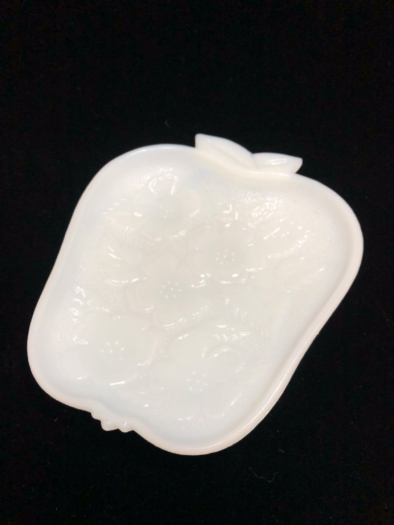 VTG FLOWER PRESSED MILK-GLASS STRAWBERRY DISH.
