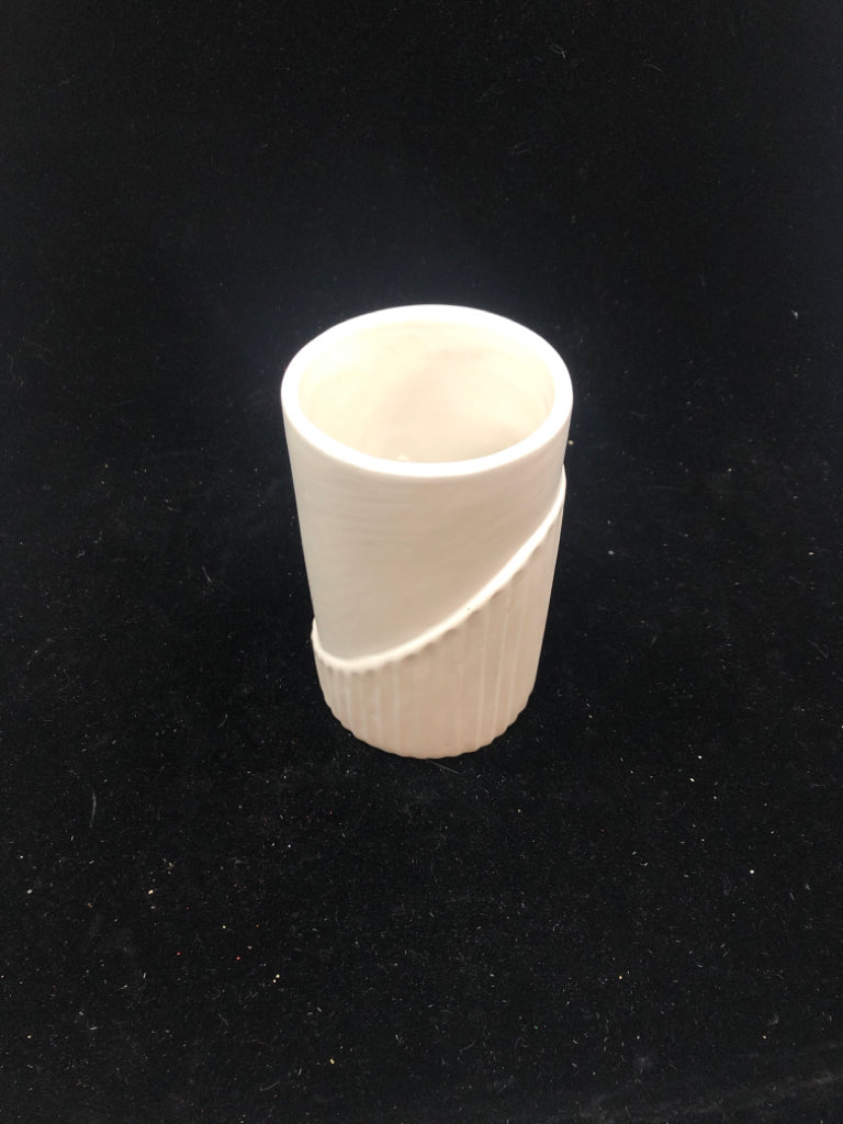 SLANTED TEXTURE CERAMIC VASE.