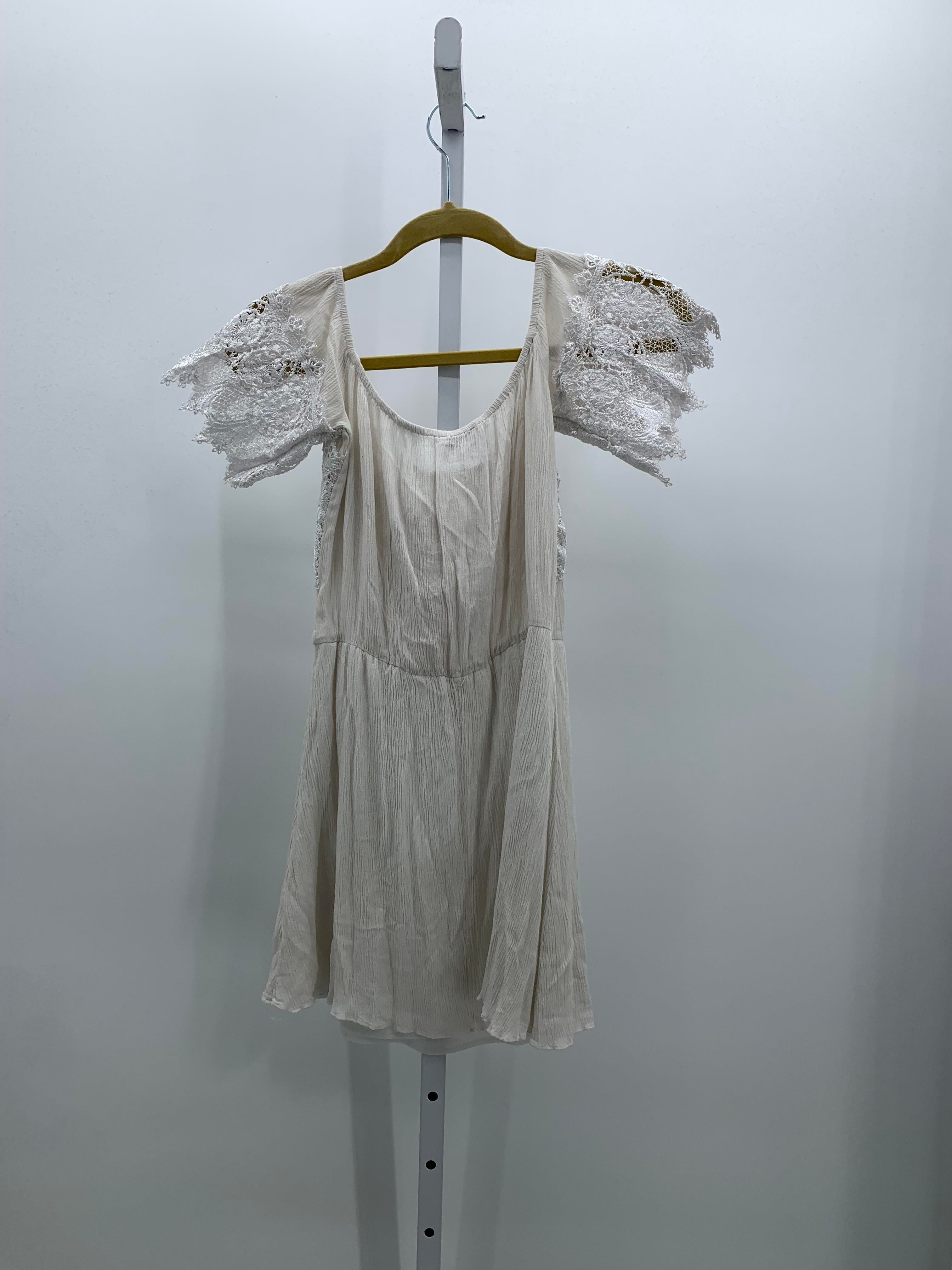 Papaya Size Small Juniors Short Sleeve Dress