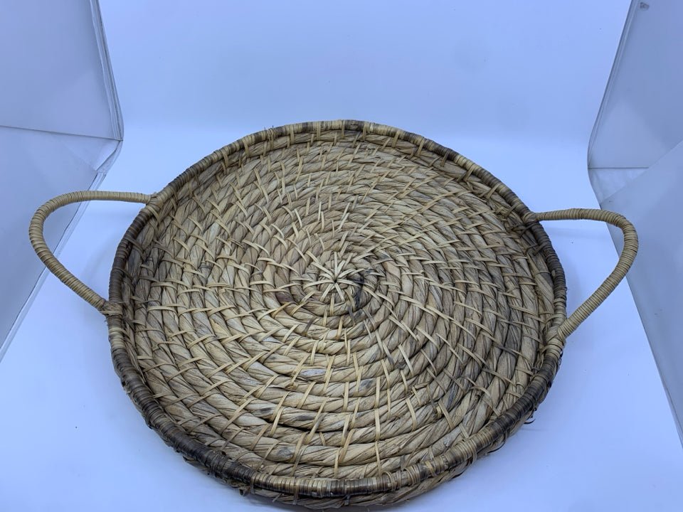 CIRCLE BASKET TRAY W/2 HANDLES.