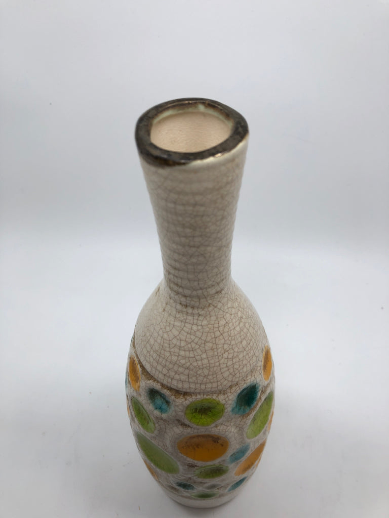 POLKA DOT EMBOSSED CREAM CERAMIC NARROW NECK VASE.
