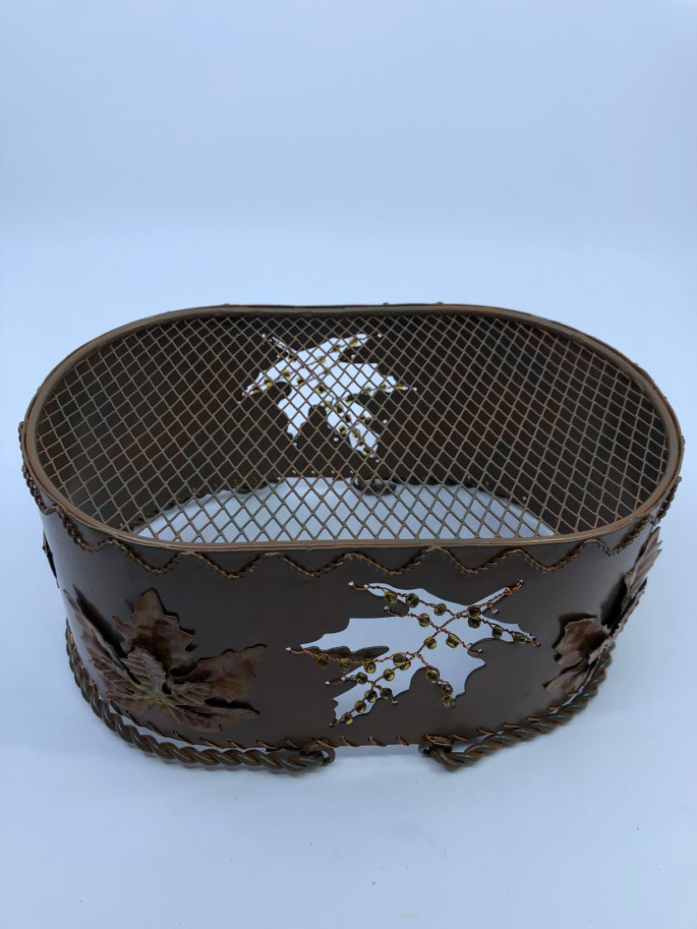 METAL CUTOUT LEAF BASKET W/2 HANDLES.