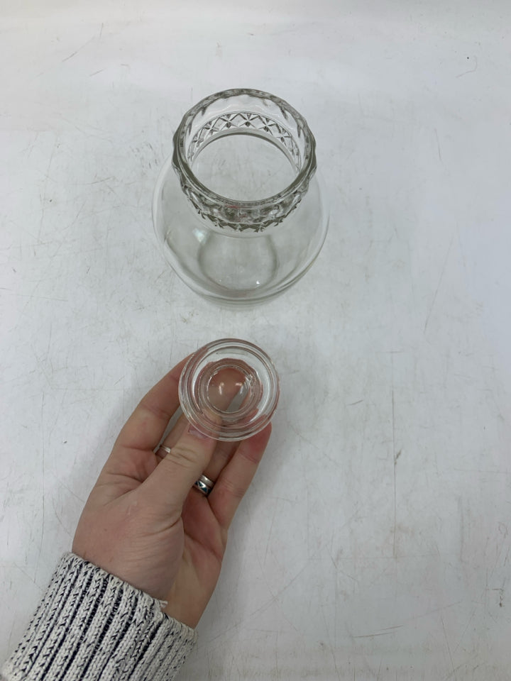 CLEAT GLASS JAR W/ DIAMOND PATTERN TOP/LID.