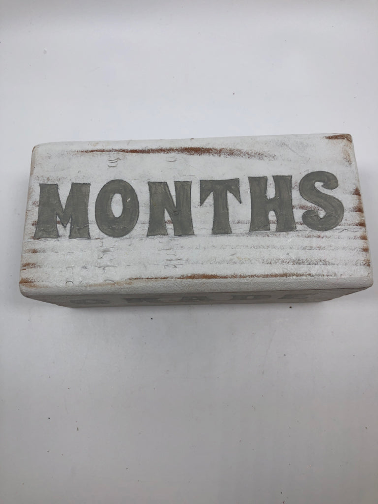 3PC WOODEN MILESTONE BLOCK DECOR.