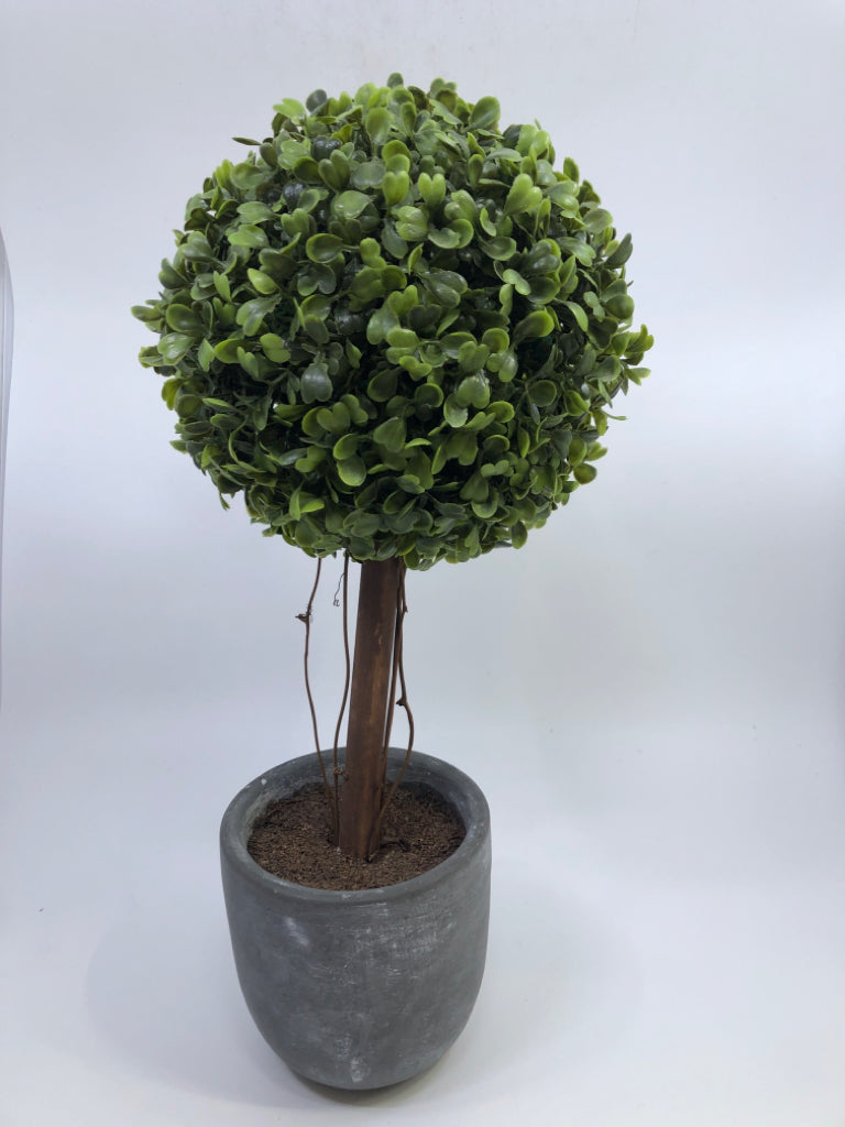 FAUX TOPIARY IN MATTE GRAY PLANTER.