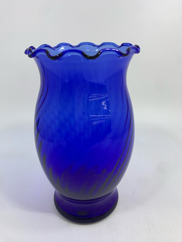BLUE COBALT GLASS VASE W/RIBBED RIM&SWIRL DESIGN.