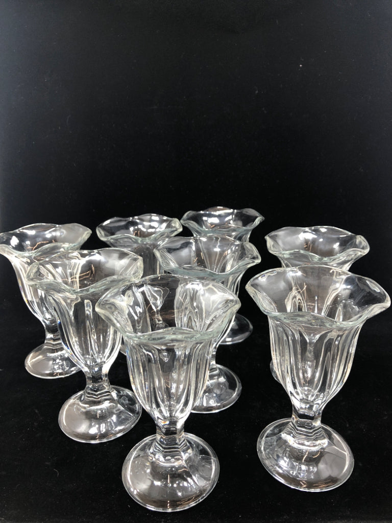 8 CLEAR GLASS SUNDAE CUPS.