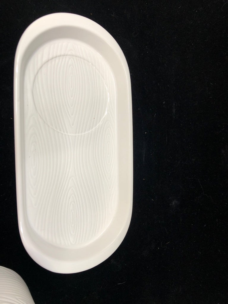 2PC WHITE CERAMIC SOUP & SANDWICH PLATTER W/LID TEMPATIONS.