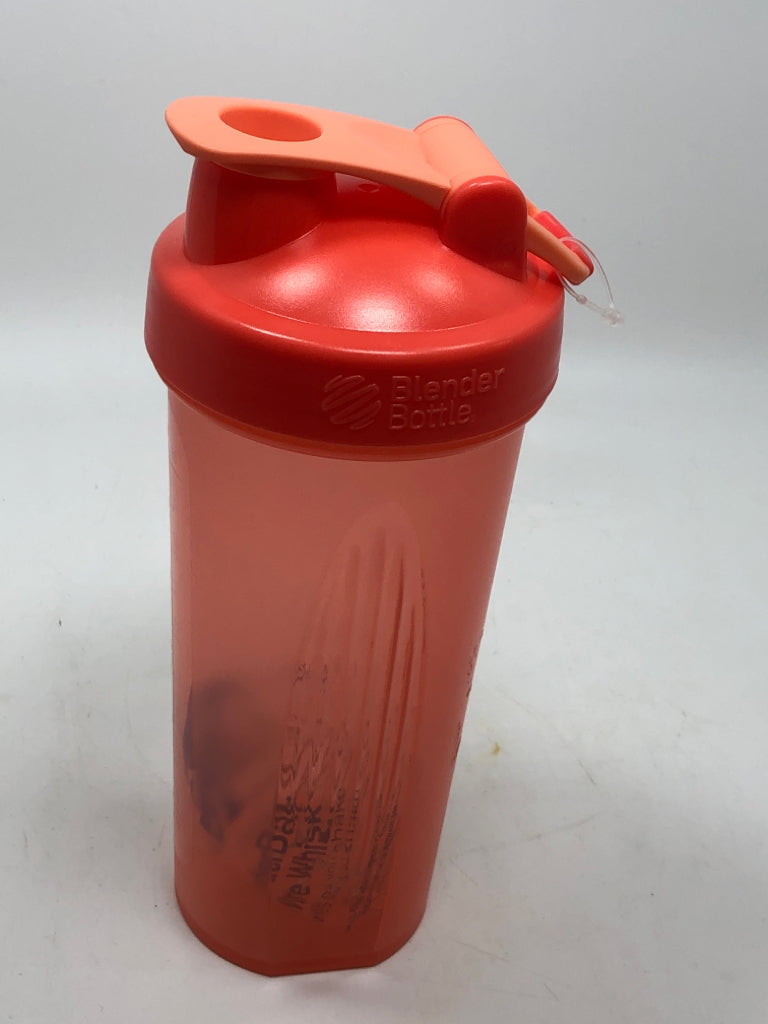 CORAL BLENDER BOTTLE W/NIP MIXER.