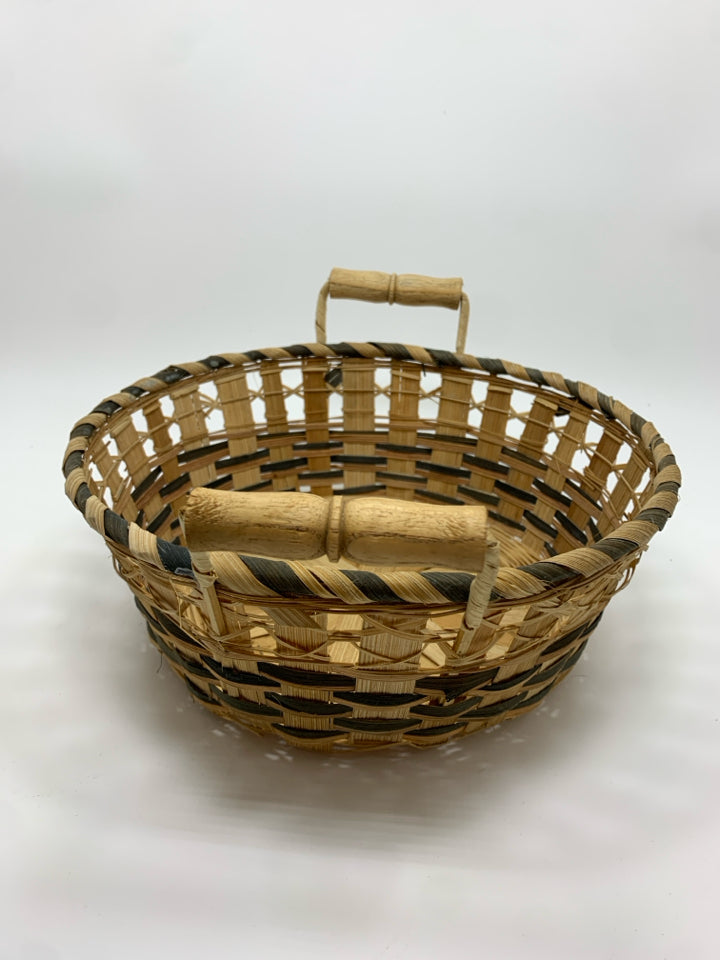 ROUND BLUE WOVEN BASKET W/HANDLES.
