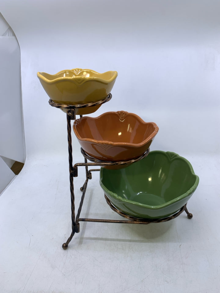 3 NESTING SERVING BOWLS + STAND
