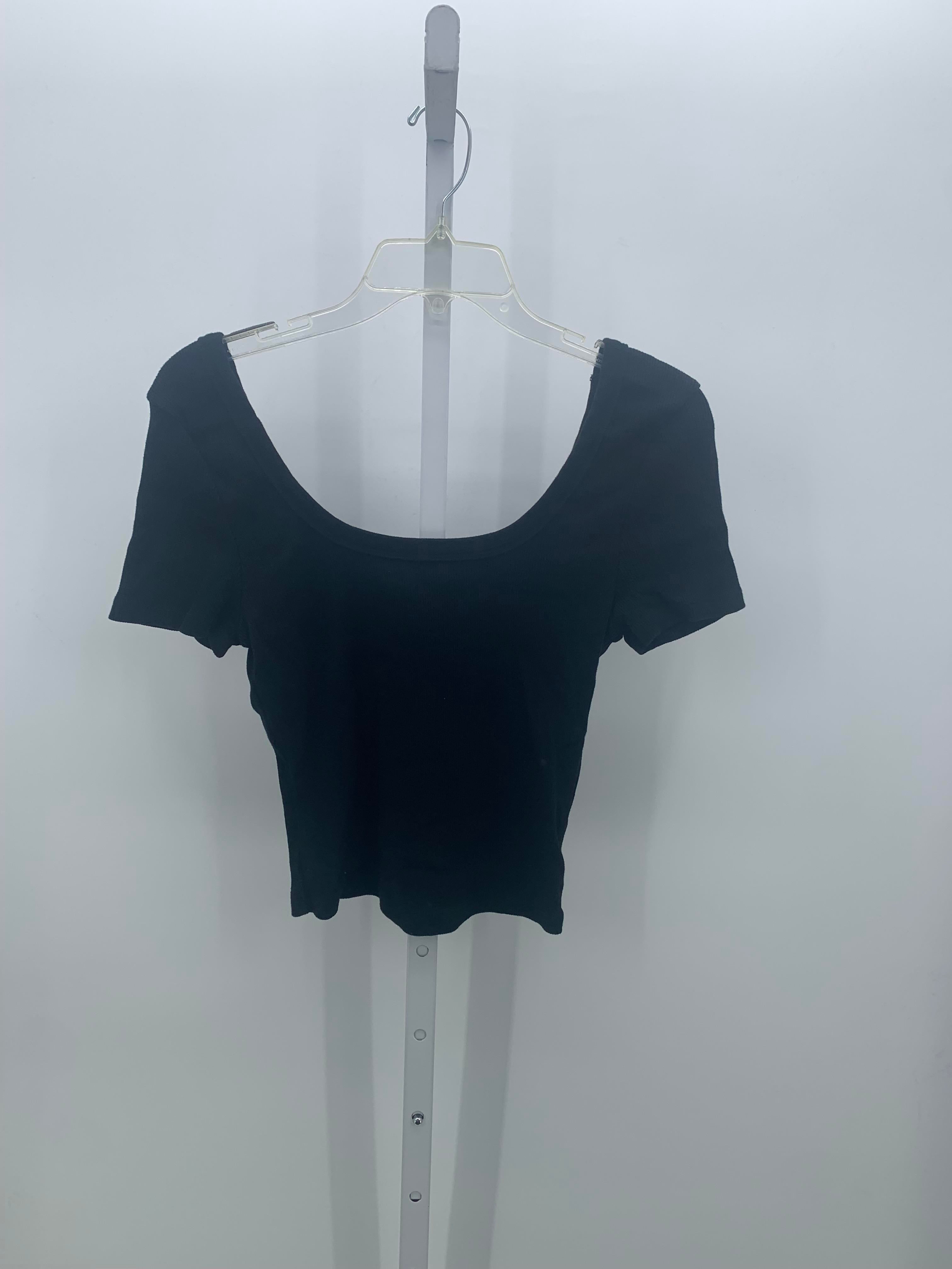 Universal Furniture Size Medium Misses Short Sleeve Shirt