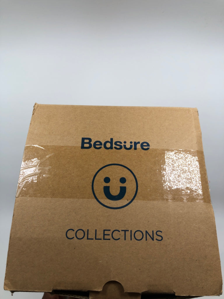 NIB BEDSURE FLEECE BLANKET.