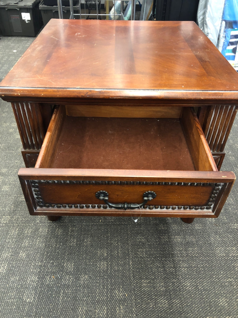 DARK WOOD END TABLE.