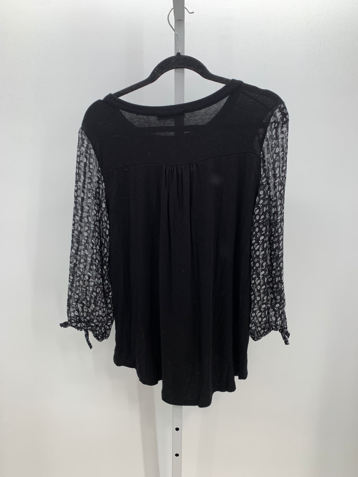 Kim & Cami Size Large Misses 3/4 Sleeve Shirt
