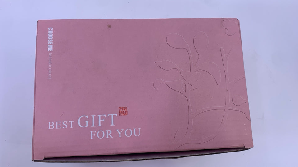NIB WINE GIFT SET.
