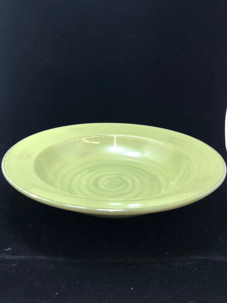 HAND-PAINTED GREEN GIBSON SERVING BOWL.