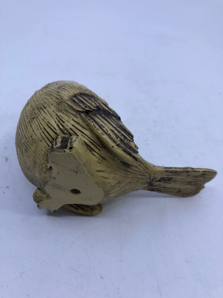2 TAN DISTRESSED WOOD BIRDS ON TWIG NEST.